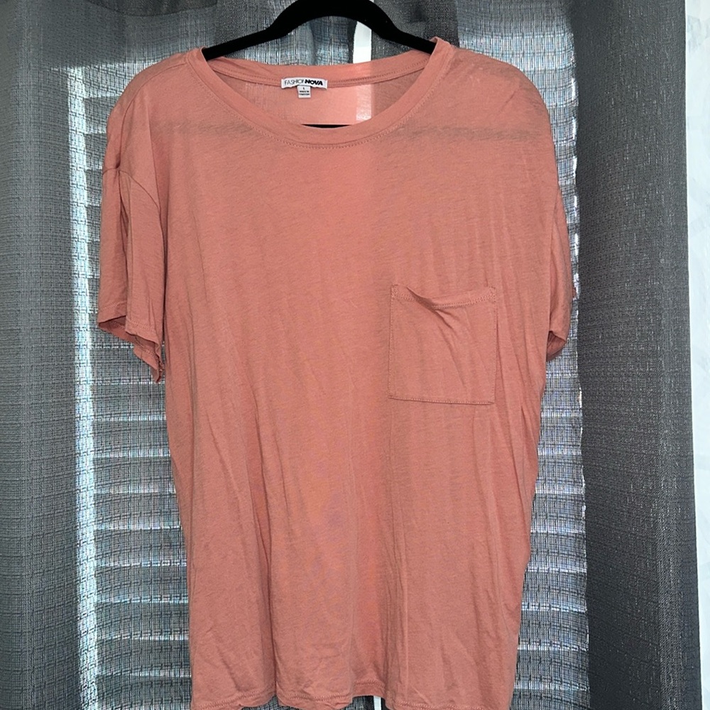 Fashion nova shirt size large